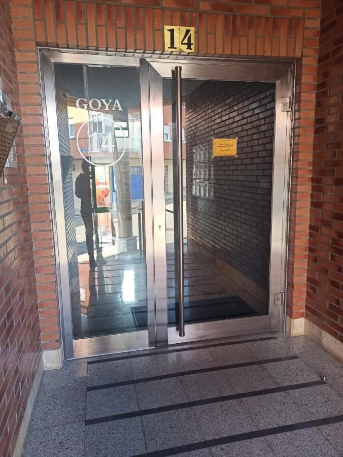 Апартаменты Www Goyahospitales Es Леон Экстерьер фото